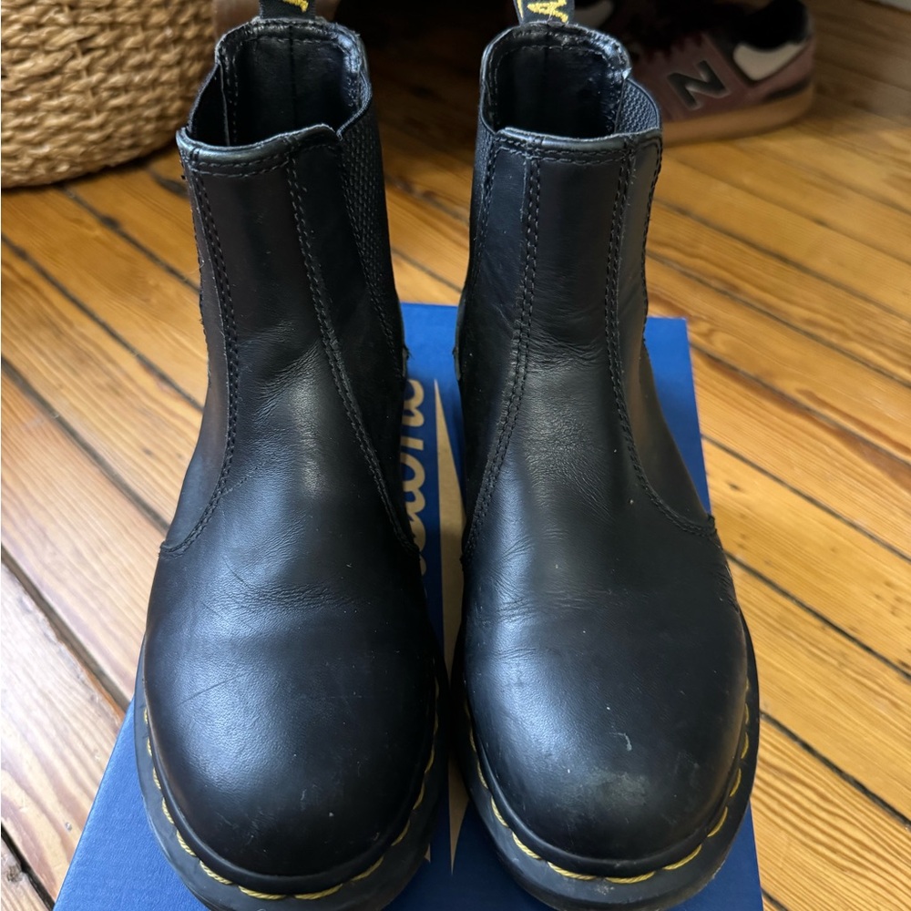 Dr. Martens-2976 Chelsea Boot